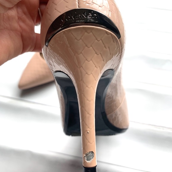 Calvin Klein blush snakeskin stiletto heels size 8 - Picture 3 of 5